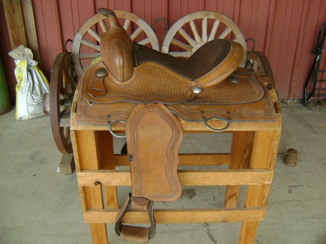 15 VINTAGE CLOSE CONTACT WESTERN LEATHER HORSE SADDLE USED GREAT 